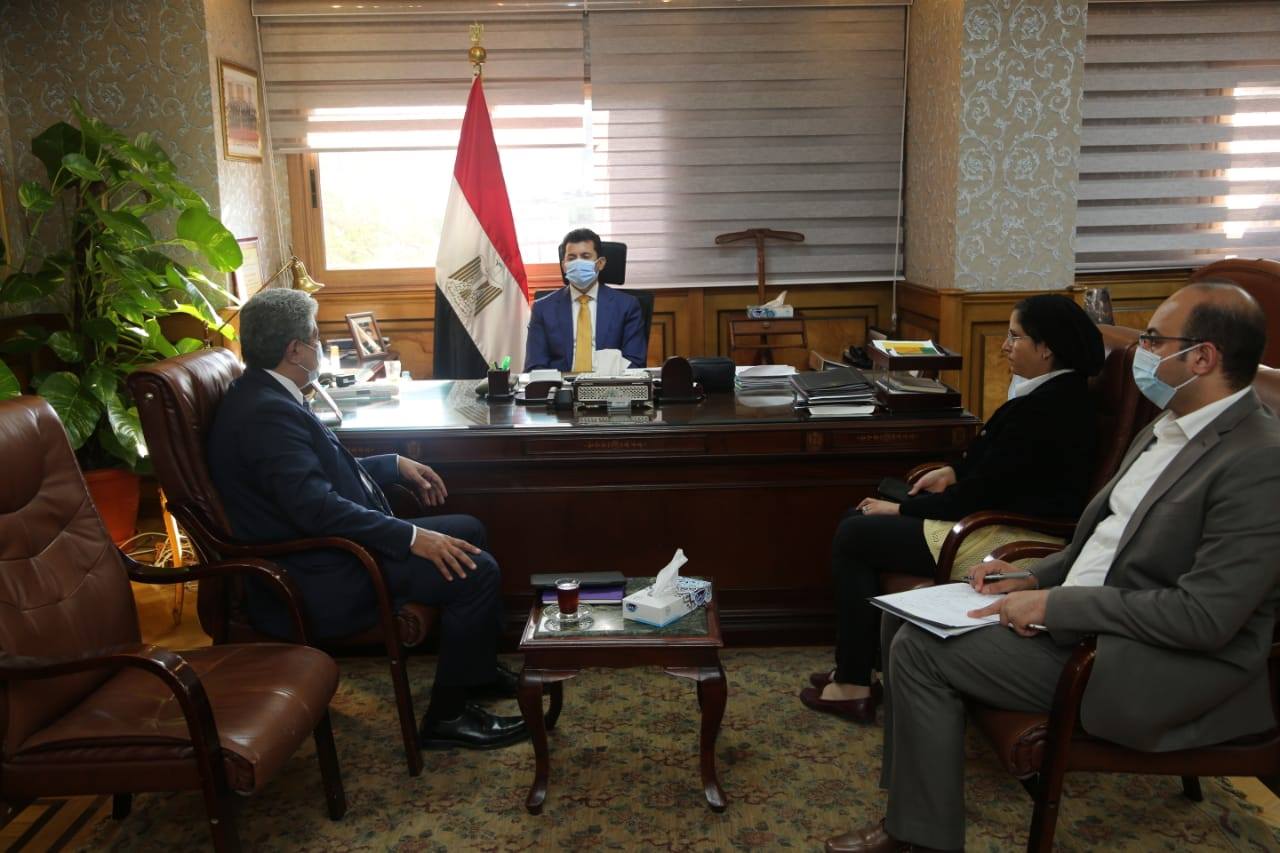 وزير الشباب والرياضة يلتقي الأمين العام للمنظمة الكشفية العربية 