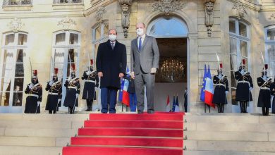 Photo of “التقى السيد الرئيس عبد الفتاح السيسى اليوم في باريس مع السيد جان كاستيكس رئيس وزراء فرنسا، وذلك بمقر رئاسة الوزراء الفرنسية”.
