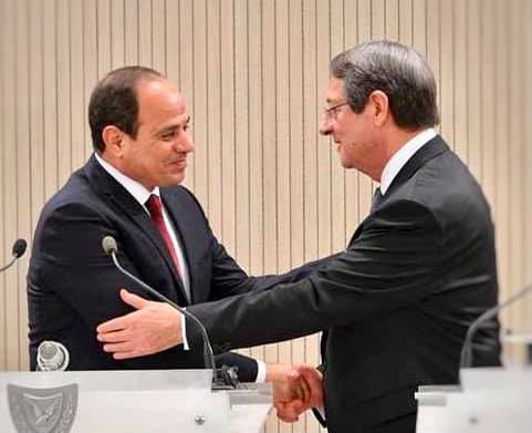 "السيد الرئيس يتشاور هاتفياً مع الرئيس القبرصى بشأن العلاقات الثنائية والقضايا الاقليمية في شرق المتوسط".