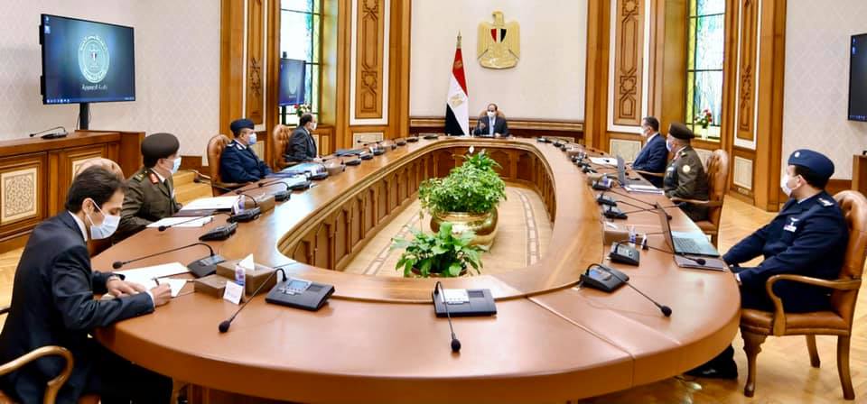 السيد الرئيس يتابع المشروع القومي "مستقبل مصر" والذي يهدف إلى زيادة الرقعة الزراعية لمصر بواقع ٥٠٠ ألف فدان على امتداد محور الضبعة