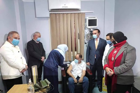 وزيرة الصحة: 1315 من الأطقم الطبية تلقوا الجرعة الأولى من لقاح فيروس كورونا المستجد بعدد من المستشفيات بمحافظات الجمهورية