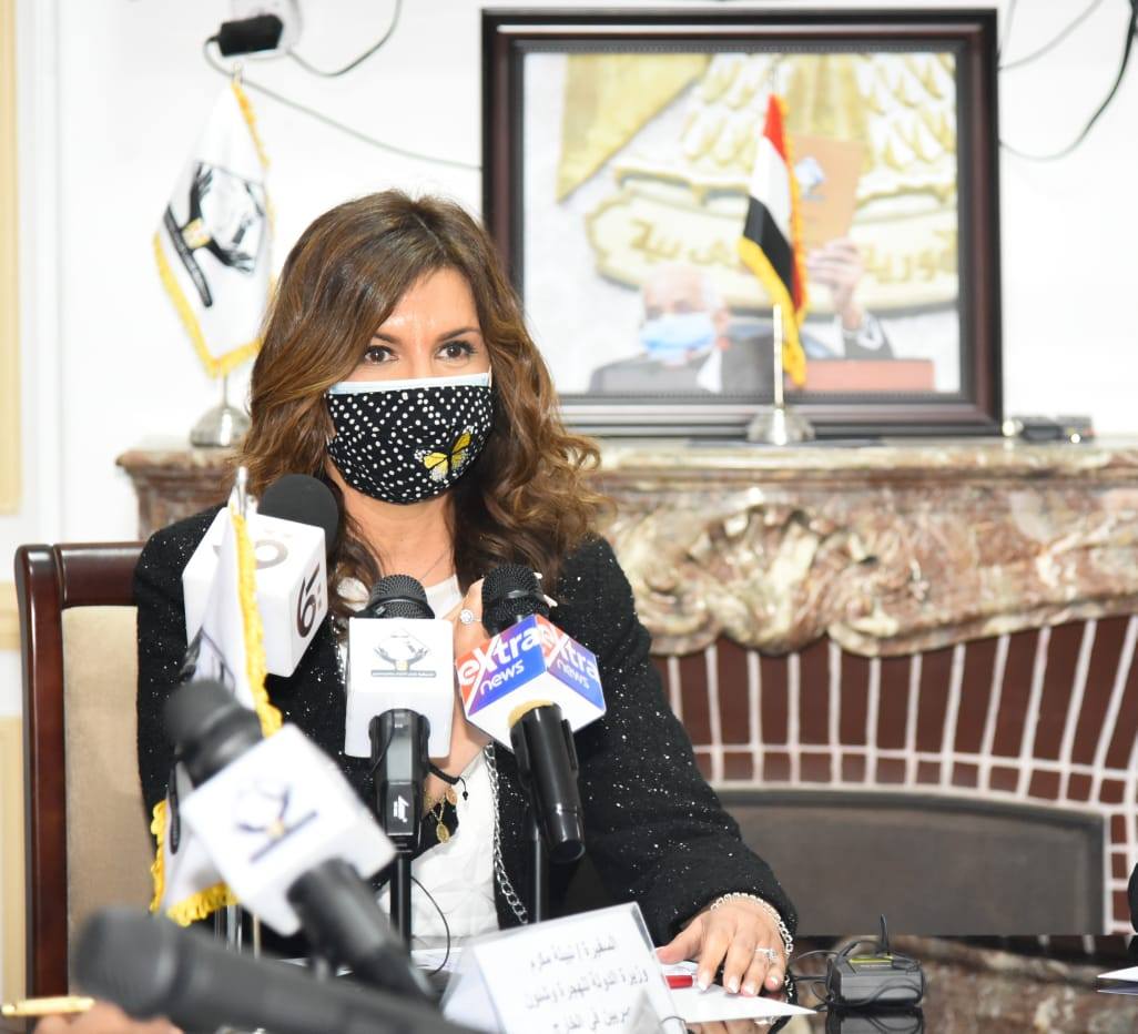 وزيرة الهجرة تطلق مبادرة "مصرية بـ100 رجل" لإبراز جهود سيدات مصر 
