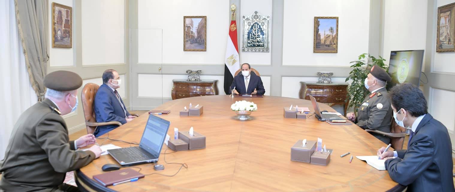 السيد الرئيس يشدد على مبدأ توطين الصناعة محلياً ونقل التكنولوجيا كنهج ثابت تسعي الدولة لتحقيقه مع الشركات الاجنبية العاملة في مصر في مختلف المجالات.