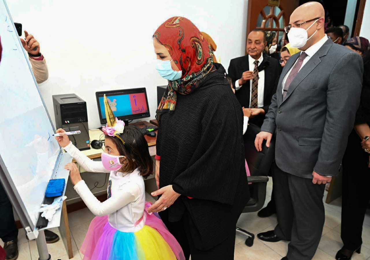 وزيرة التضامن الاجتماعي ومحافظ بني سويف يفتتحان دار الأيدي الأمينة لرعاية الفتيات بلا مأوي