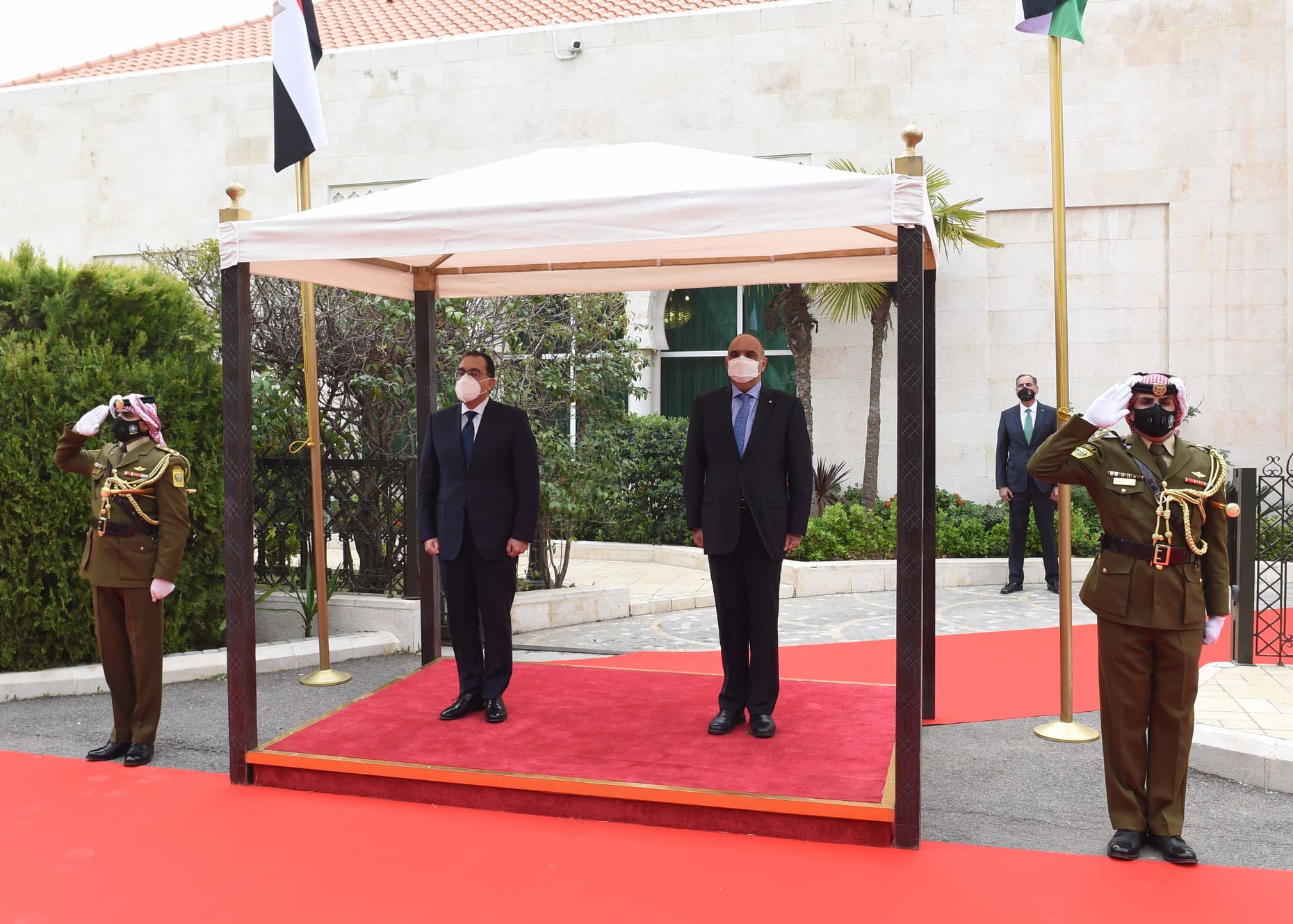 رئيس الوزراء يصل العاصمة الأردنية عمّان