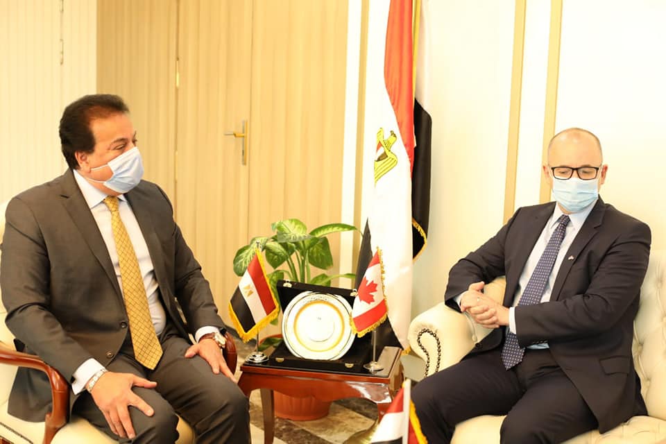 وزير التعليم العالي يبحث آليات التعاون العلمي مع السفير الكندي بالقاهرة