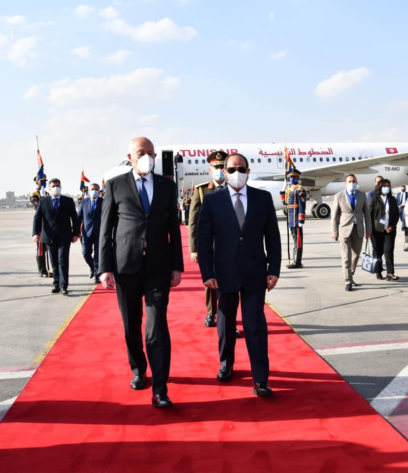 استقبل السيد الرئيس عبد الفتاح السيسي بعد ظهر اليوم بمطار القاهرة اخيه الرئيس التونسي قيس سعيد 