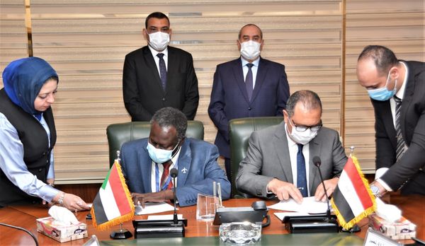 توقيع مذكرة تفاهم بين الشركة القابضة لمصر للطيران و الخطوط الجوية السودانية 