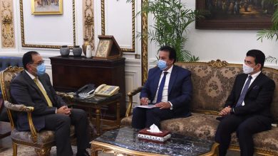 Photo of رئيس الوزراء يلتقي المدير العام لمنظمة العالم الإسلامي للتربية والعلوم والثقافة
