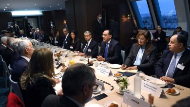 Photo of رئيس الوزراء يلتقى رؤساء وممثلى مجموعة من كبرى الشركات الفرنسية بمقر مجلس الأعمال الفرنسي “MEDEF”