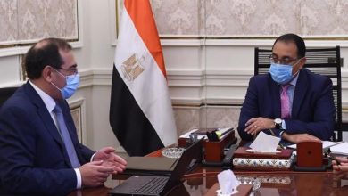 Photo of رئيس الوزراء يتابع مع وزير البترول الموقف التنفيذي لمشروعات الوزارة