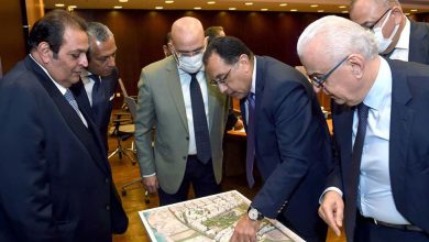 Photo of رئيس الوزراء يستعرض مقترحا لأحد المشروعات الاستثمارية الكبرى بمدينة العلمين الجديدة