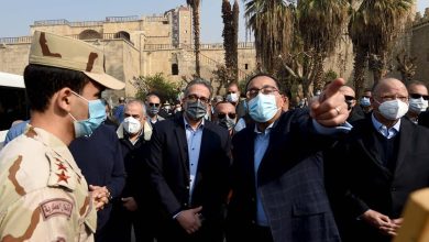 Photo of رئيس الوزراء يتفقد عدداً من مشروعات التطوير لإعادة إحياء القاهرة التاريخية