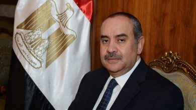 Photo of وزير الطيران يتفقد مكتب مبيعات مصر للطيران بمصر الجديدة